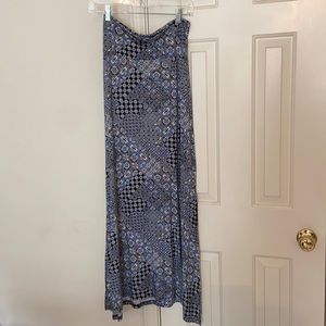 Maxi skirt with slits